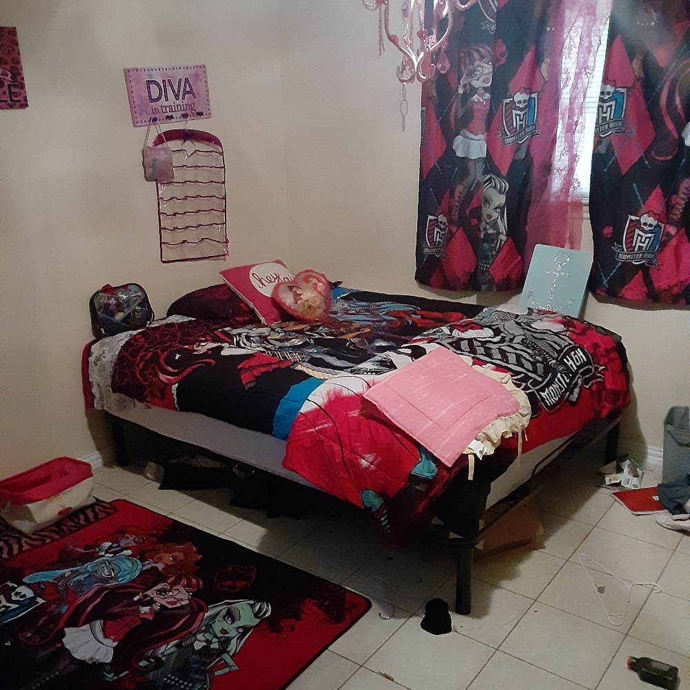Monster High bedroom set